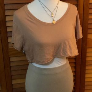 Me to We Short sleeve nude crop top